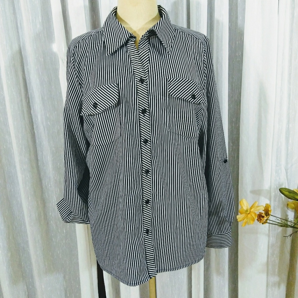 Elements size large black and white striped shirt